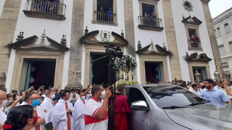 Arquidiocese de Olinda e Recife celebra Corpus Christi com tapetes e missas