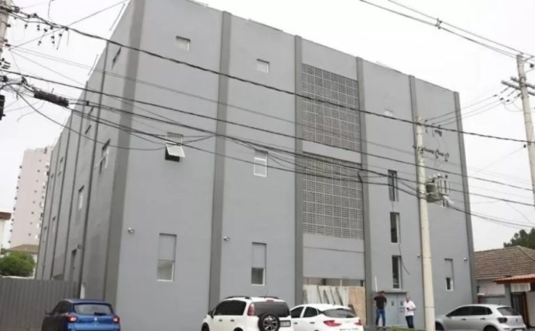 Atendente do IML é preso por transferir dinheiro com celular de morto em SP