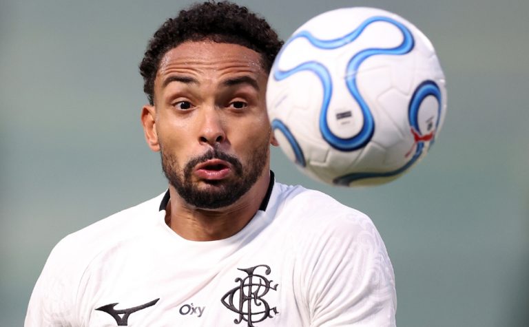 Botafogo pode perder Vitinho na próxima janela de transferências