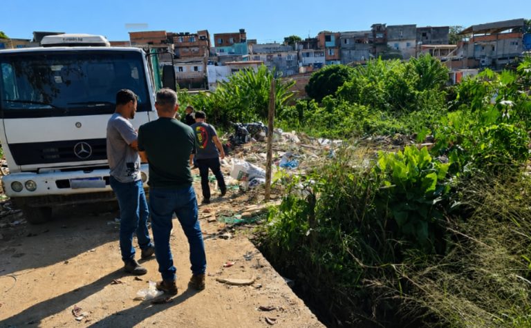 Caminhão é apreendido após crime ambiental e multa chega a R$ 52 mil na Serra