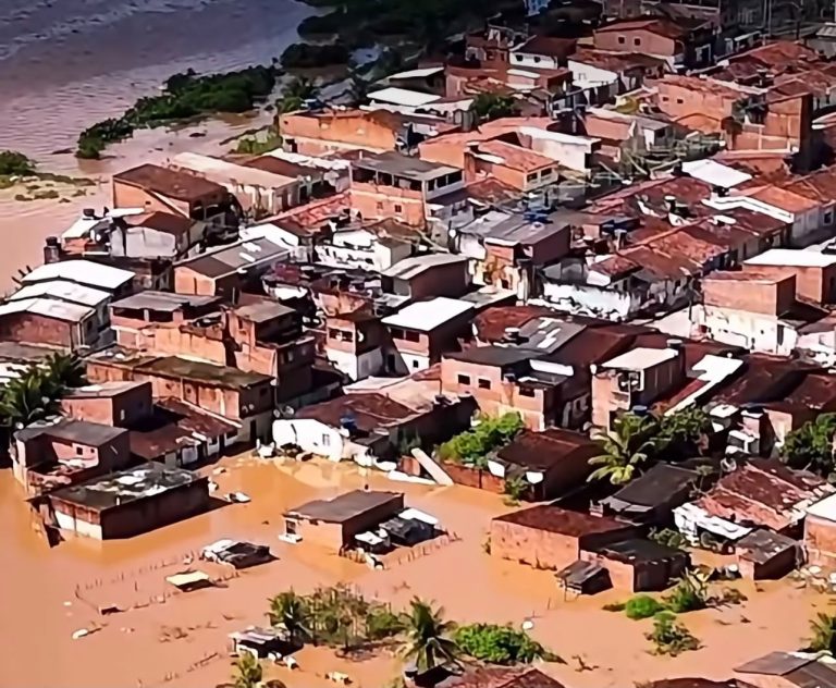 Chuvas em Goiana deixam famílias vulneráveis; veja como doar