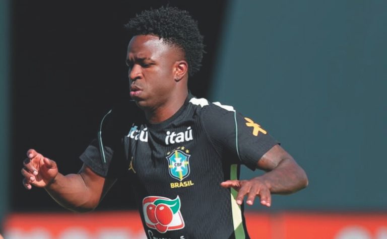 Com três mudanças, Brasil entra em campo contra o Haiti pelo Grupo C