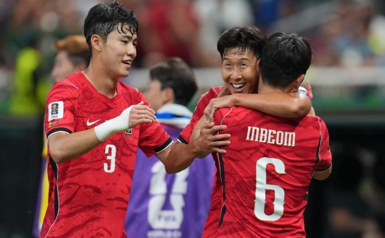 Coreia do Sul é ‘adotada’ pelos mexicanos e vence República Tcheca na estreia