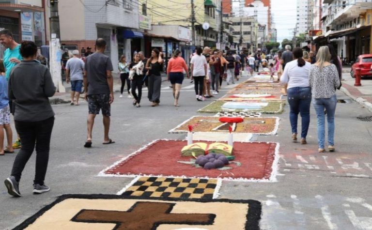 Corpus Christi: veja ruas interditadas para montagem de tapetes em Vila Velha