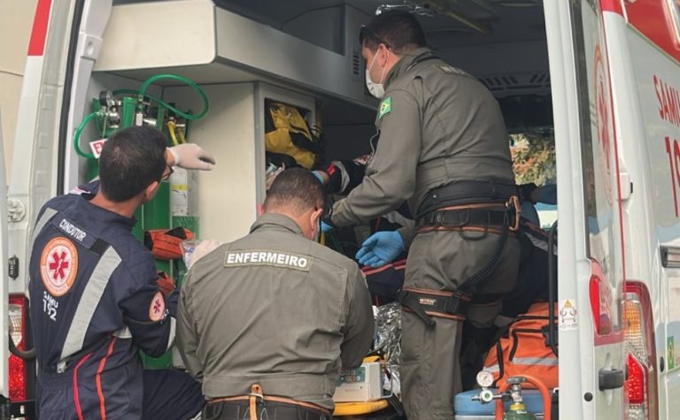 Criança de 7 anos sofre queimaduras graves e é transferida de helicóptero