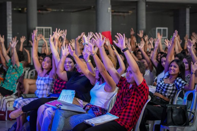 Curso no Recife promove aulão gratuito de revisão para o ENEM