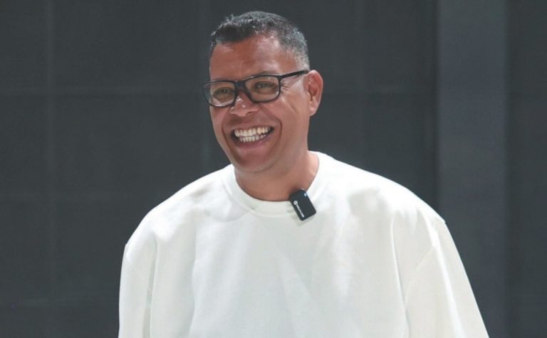 “Deus nos guardou”, diz Anderson Freire após pouso de barriga de avião