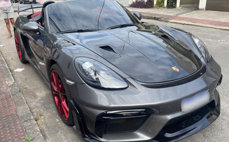 Homem é preso por suposto envolvimento em sequestro e roubo de Porsche em Vitória