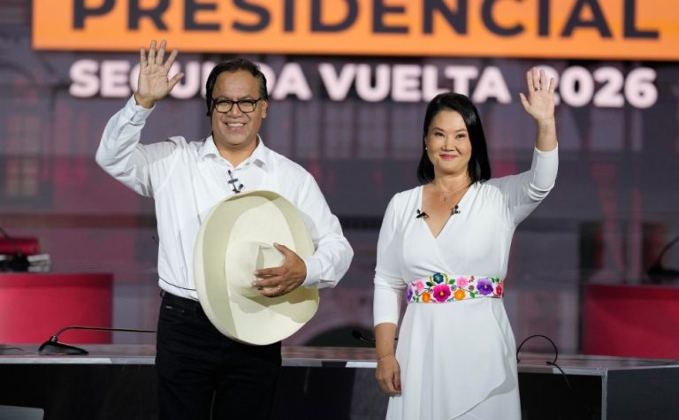 Eleições Peru: Fujimori vira sobre Sánchez com diferença de 561 votos