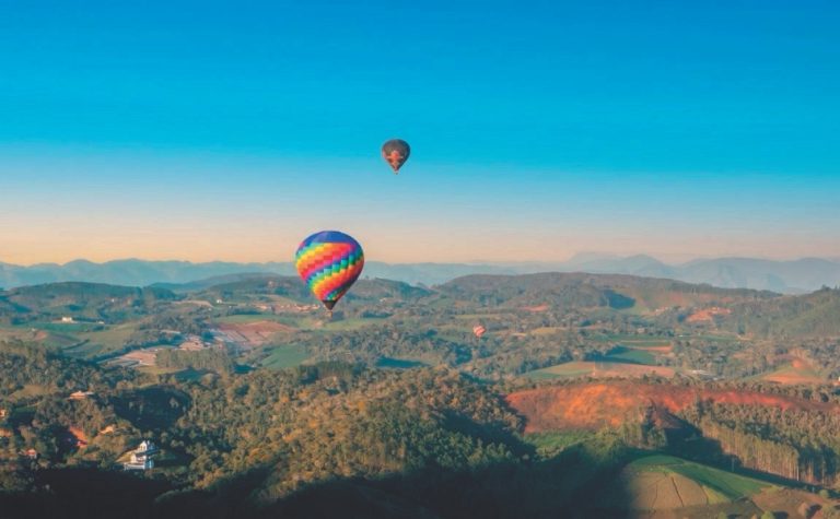 Espetáculo de balões no céu de Venda Nova do Imigrante
