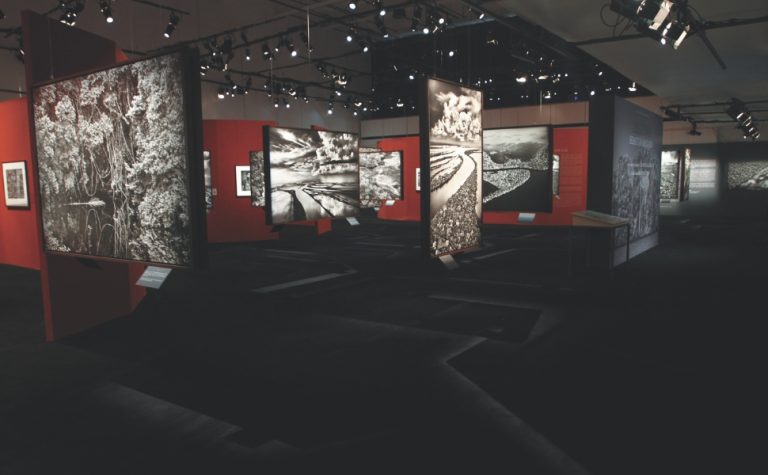 Exposição de Sebastião Salgado no Cais das Artes vai até dia 5