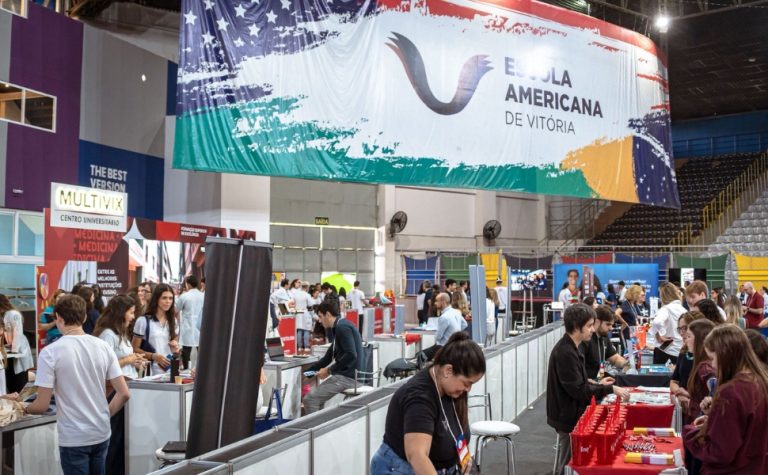 Feira de faculdades reúne mais de 20 instituições do Brasil e do exterior no ES