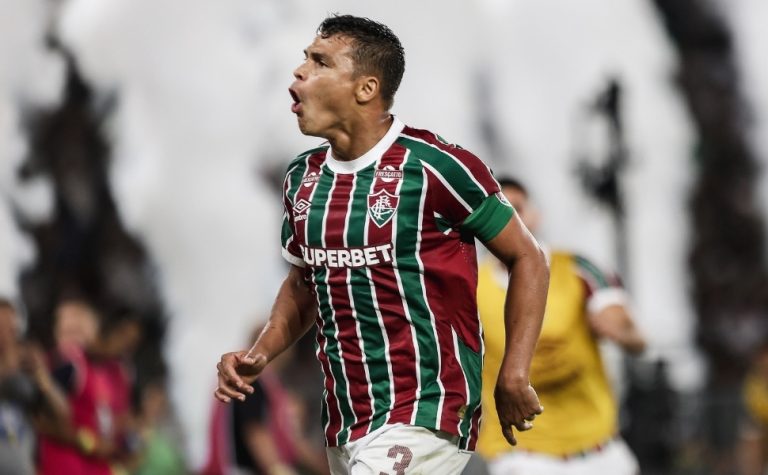 Fluminense anuncia o retorno do zagueiro Thiago Silva