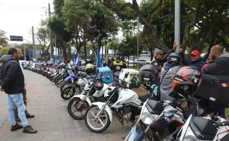 Governo prepara linha de crédito para motociclistas de aplicativos