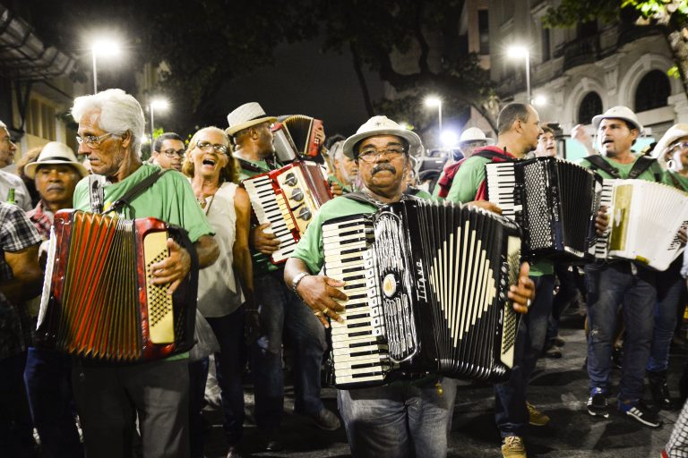 Homenagem às mulheres forrozeiras marcam a 21ª Caminhada do Forró no Recife