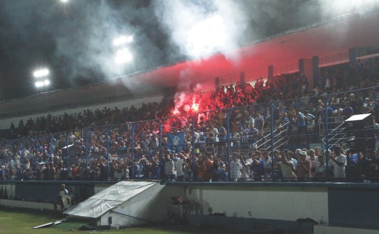 Ingresso gratuito para as primeiras 200 mulheres em jogo o Vitória pela Série D