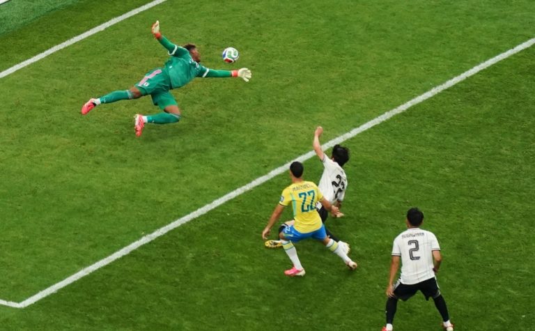 Jornais ‘cornetam’ Brasil após virada contra o Japão na Copa: ‘Foi graças à camisa’