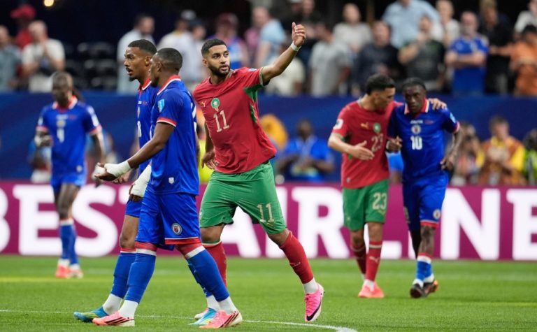 Marrocos vira diante do Haiti e avança ao mata-mata da Copa atrás do líder Brasil