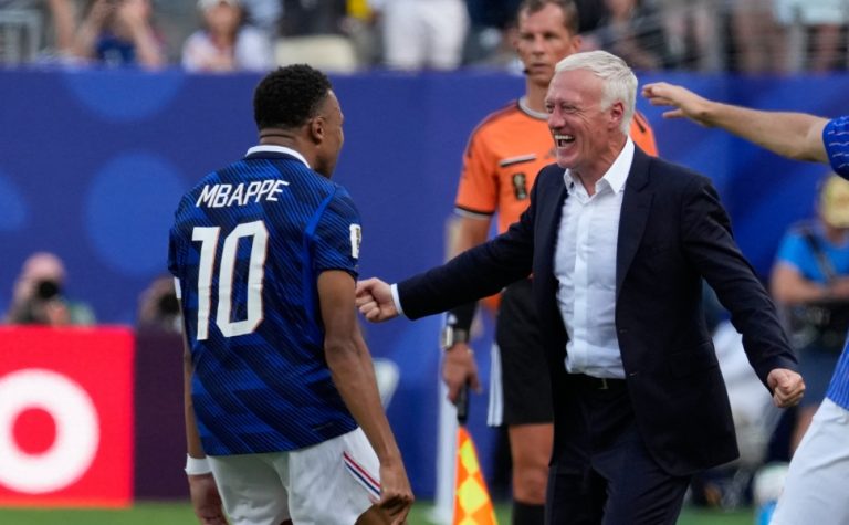 Mbappé e Deschamps exaltam vitória e alertam sobre força do Paraguai