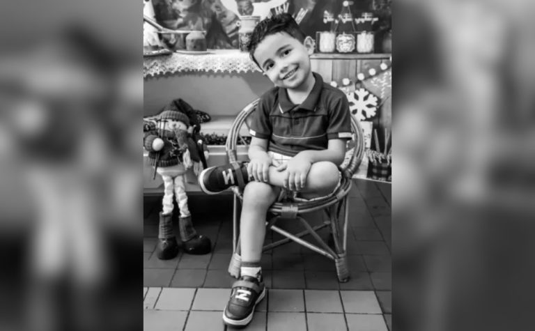 Menino de 4 anos morre após cair da janela de hotel em Blumenau