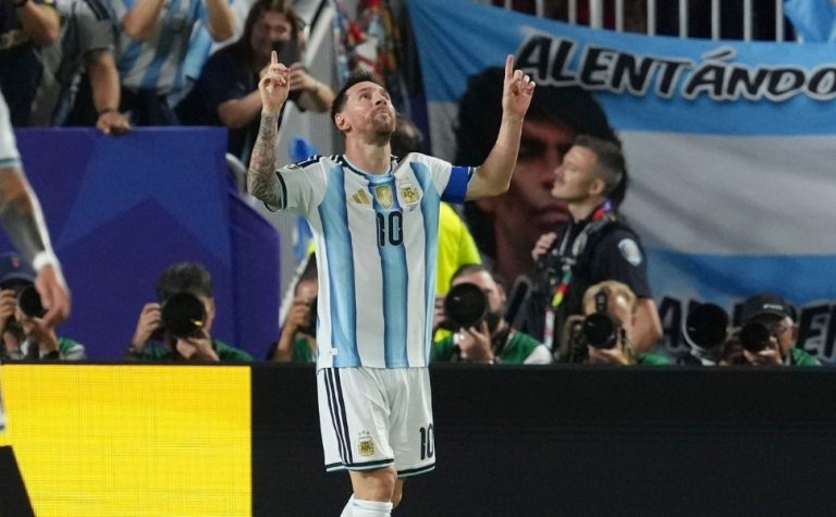 Messi dá espetáculo e faz Argentina encantar na Copa do Mundo