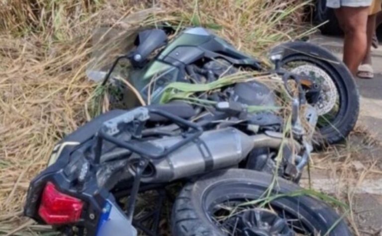Motociclista morre após colidir em árvore na zona rural de Aracruz