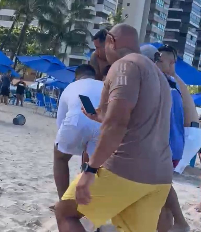 NOVO ATAQUE: Mulher de 19 anos é mais nova vítima de tubarão na praia de Boa Viagem