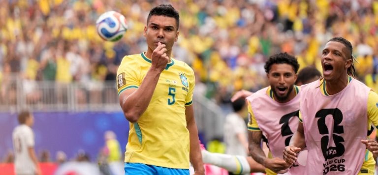 No último minuto, Brasil vira e elimina o Japão da Copa do Mundo