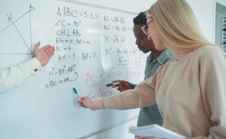 Nota do Enem: 9.436 vagas para estudar em 34 universidades do Brasil