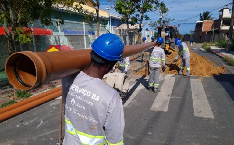 Obra de esgoto interdita trecho da Avenida Carlos Lindenberg até domingo