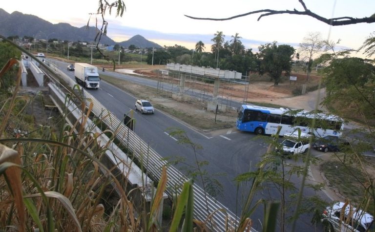 Obras mudam rota de 17 linhas do Transcol na Serra a partir desta segunda