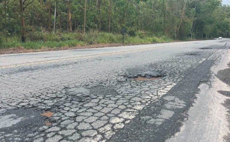 Obras na BR-262 são tratadas como prioridade para emprego, turismo e indústria