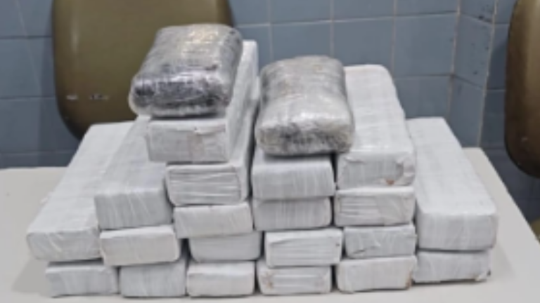 PM apreende 22 kg de drogas e prende dois suspeitos em Paulista