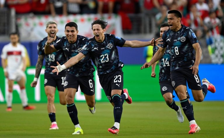Paraguai vence, elimina Turquia e classifica EUA em 1º para segunda fase da Copa