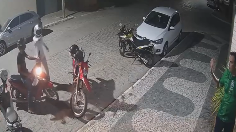 Prefeito de Santa Cruz do Capibaribe é assaltado e tem carro roubado