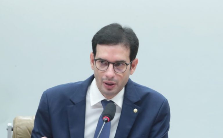 Relator mudará projeto de lei sobre 6×1 para evitar impacto em remuneração