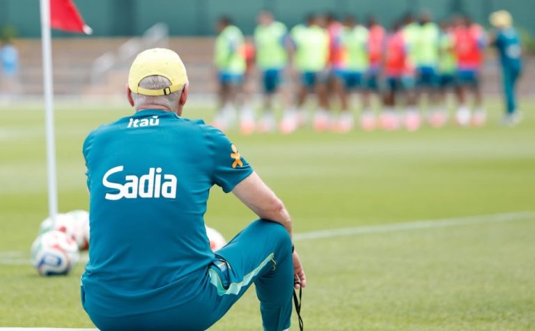 Seleção encerra preparação para estreia com último treino em Nova Jersey