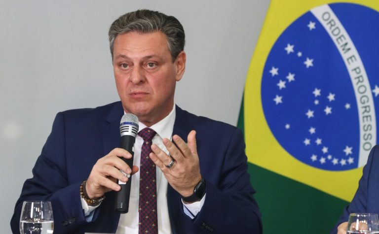 Senador afirma que Planalto evitará embargo da UE sobre carne brasileira