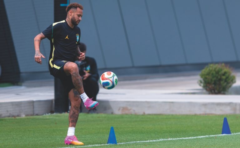 Sinal positivo: Neymar pode estrear contra a Escócia