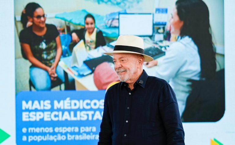 Tive um câncer de pele, e eu estou tratando para ficar bonitão, diz Lula