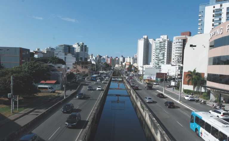 Travessia de cinco minutos em novo corredor viário em Vila Velha