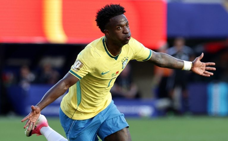 Vini Jr admite partida ruim, reclama de campo e projeta futuro da seleção na Copa