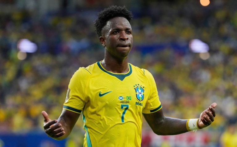 Vini Jr. convence e disputa artilharia da Copa com Messi, Mbappé e Haaland