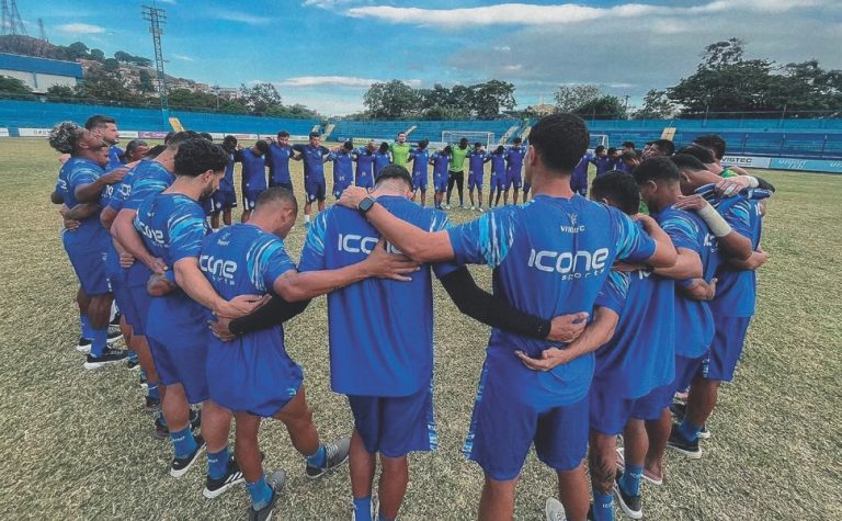 Vitória inicia disputa por vaga na final da Copa ES