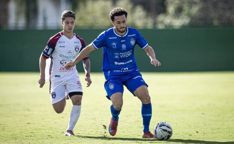 Vitória não segura vantagem e dá adeus à Série D