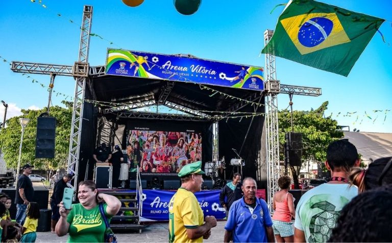 Vitória terá telões para transmitir jogos do Brasil na Copa; confira locais