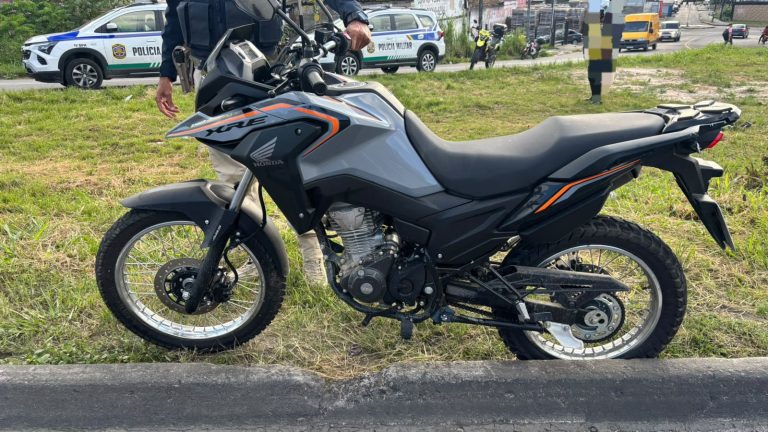 Acidente entre moto e caminhão deixa uma pessoa morta na BR-101, no Recife