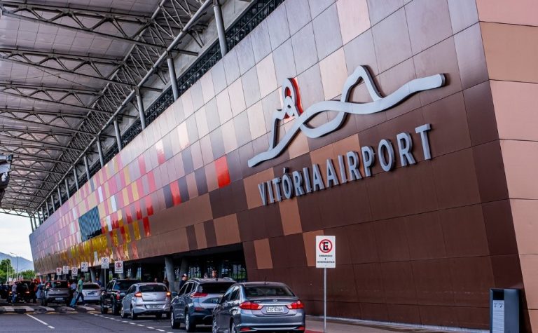 Voo de Vitória para o Rio é cancelado após temporal atingir a capital fluminense