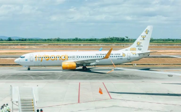 Anac limita a venda de passagens aéreas da Flybondi no Brasil