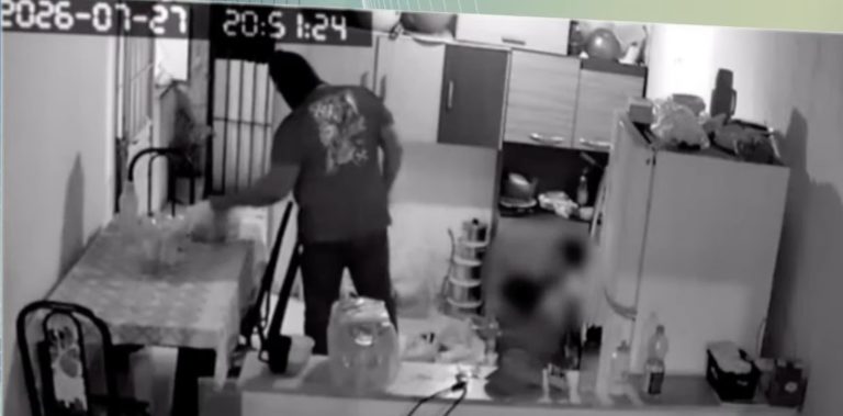 Assaltantes invadem casa, roubam carro e ameaçam família em Camaragibe